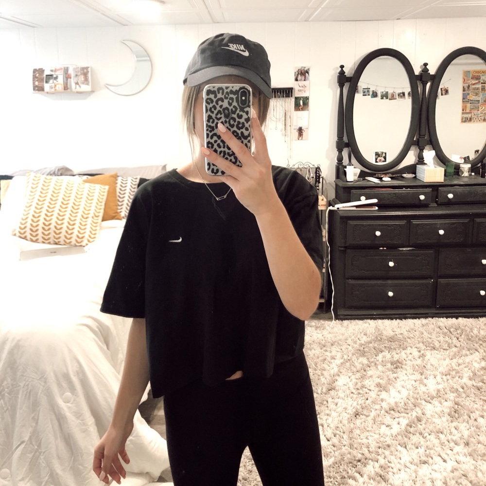 Nike Cropped Tee!! - Picture 4 of 8